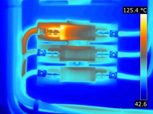 A 600V fuse-holder with a fuse connection issue. Testing and inspection revealed a contaminated/dirty fuse-clip connection.